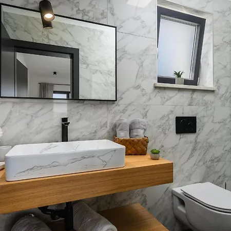 別荘 De La Vie Raša